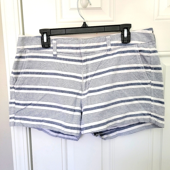 GAP Khakis By GAP Girlfriend 3" Short Short 100% Cotton Chambray White Stripe 14 - Picture 1 of 11